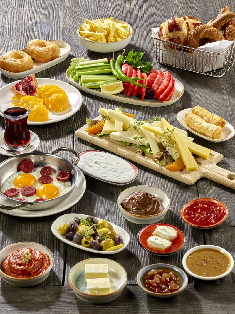 Mihrabat serpme kahvaltı sofrası